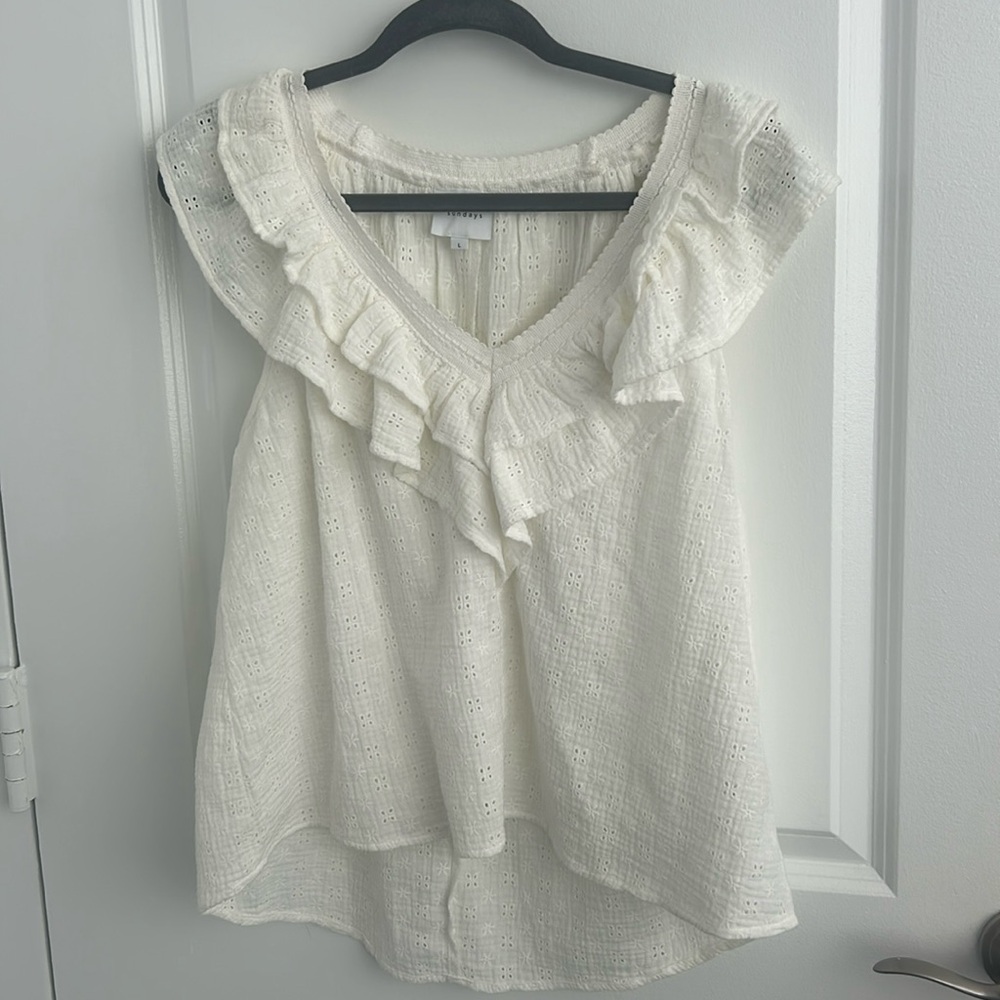Sundays Beautiful eyelet sleeveless blouse